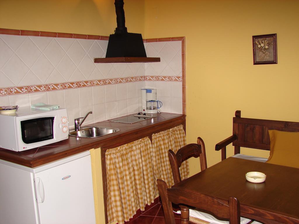 La Boticaria Casa Rural Apartamento Descargamaria Bilik gambar
