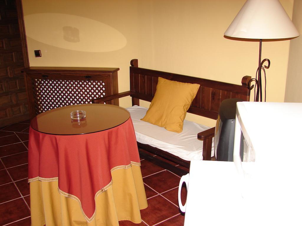 La Boticaria Casa Rural Apartamento Descargamaria Bilik gambar