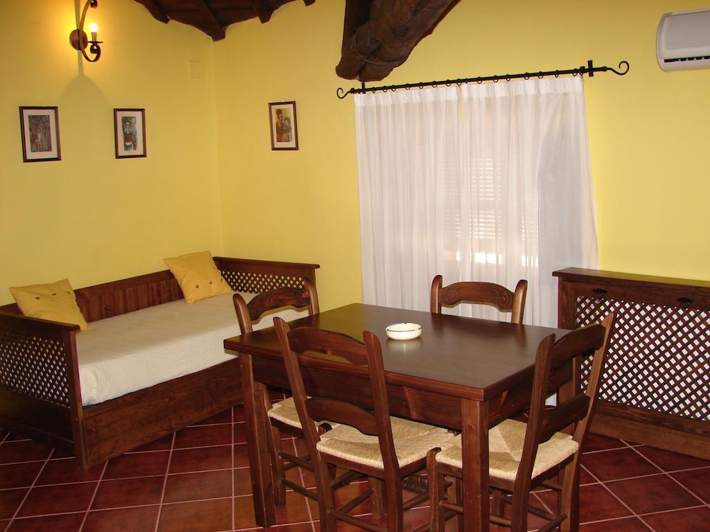 La Boticaria Casa Rural Apartamento Descargamaria Bilik gambar