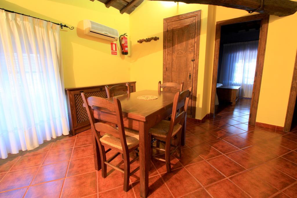 La Boticaria Casa Rural Apartamento Descargamaria Luaran gambar
